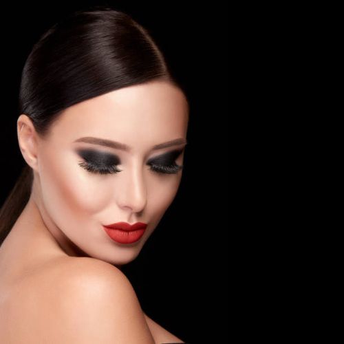Faux cils effet structuré – Nicole | Regard intense et élégant