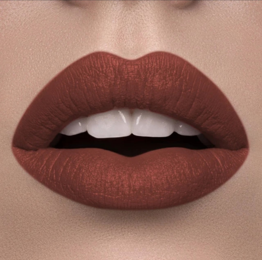 Labial mate – INVERSE-XDD – Color intenso y acabado aterciopelado